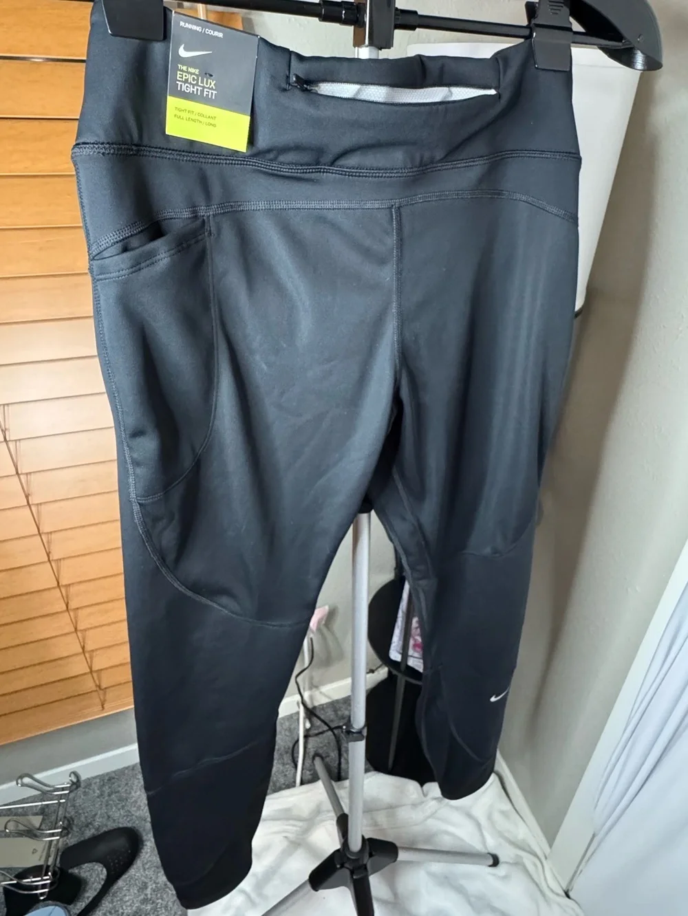 Nike Black Epic Lux Tight Fit Leggings - Picture 1 of 5